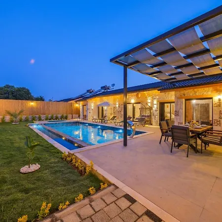 Villa Ka Exclusive 1 *